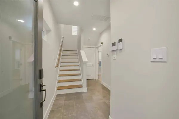 760 W Donovan ST, Houston, TX 77091