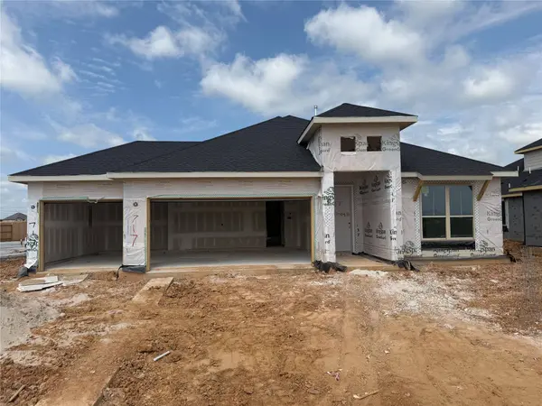 717 Green Ash WAY