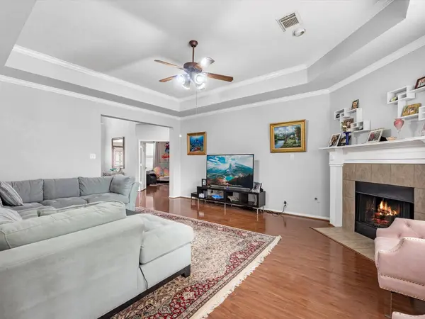 2507 Stonebury LN, Sugar Land, TX 77479