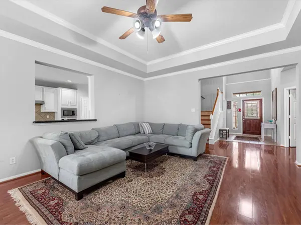 2507 Stonebury LN, Sugar Land, TX 77479