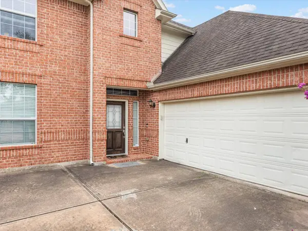 2507 Stonebury LN, Sugar Land, TX 77479