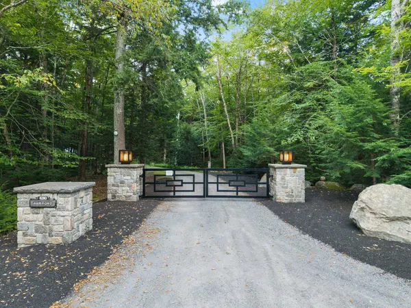 480 Point DR, Mount Vernon, ME 04352