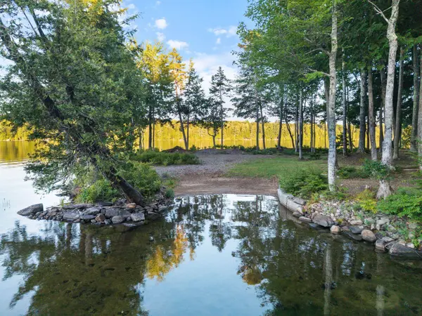 480 Point DR, Mount Vernon, ME 04352