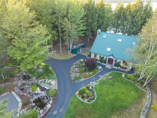 480 Point DR, Mount Vernon, ME 04352