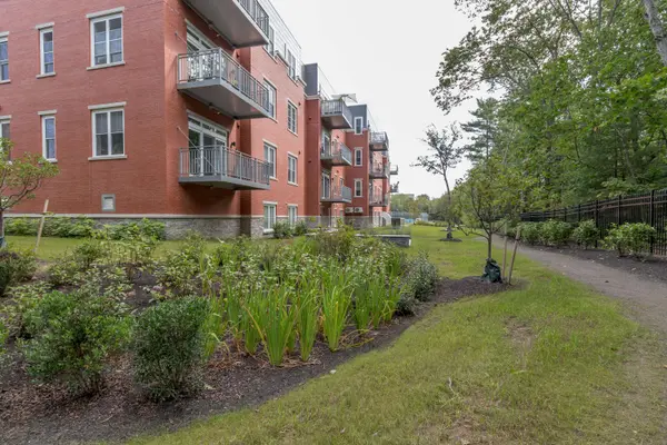 75 McAuley WAY #203, Portland, ME 04103