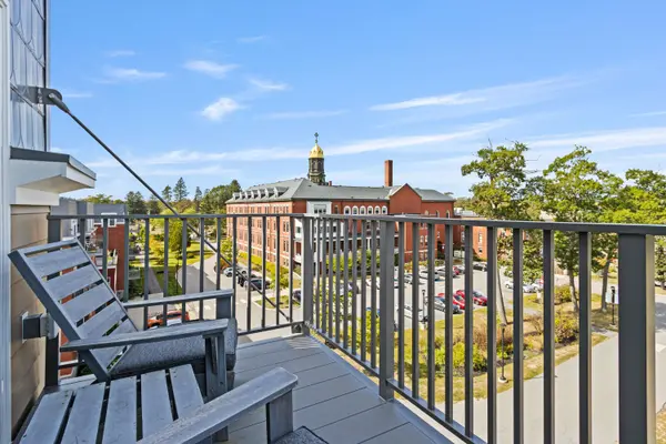 75 McAuley WAY #304, Portland, ME 04103