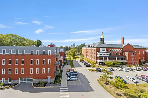 75 McAuley WAY #207, Portland, ME 04103