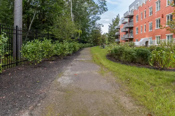 75 McAuley WAY #207, Portland, ME 04103