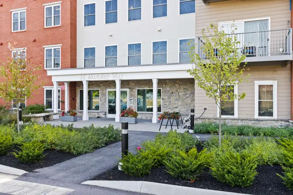 75 McAuley WAY #207, Portland, ME 04103