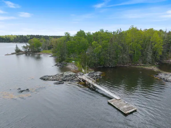 15 Earthly Heaven LN, Saint George, ME 04860