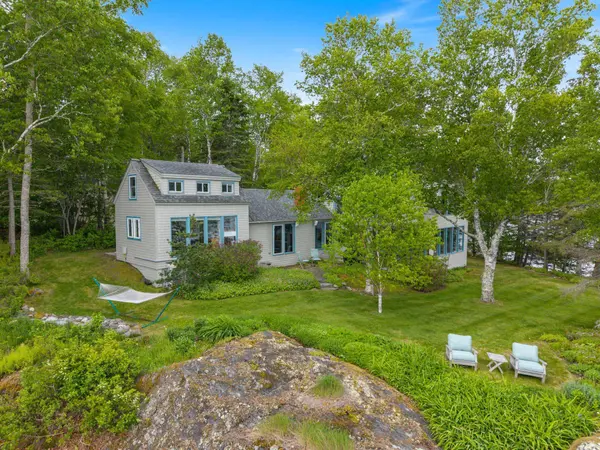 15 Earthly Heaven LN, Saint George, ME 04860