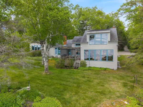 15 Earthly Heaven LN, Saint George, ME 04860