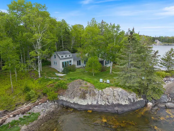 15 Earthly Heaven LN, Saint George, ME 04860