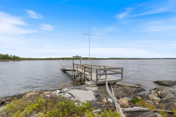 15 Earthly Heaven LN, Saint George, ME 04860