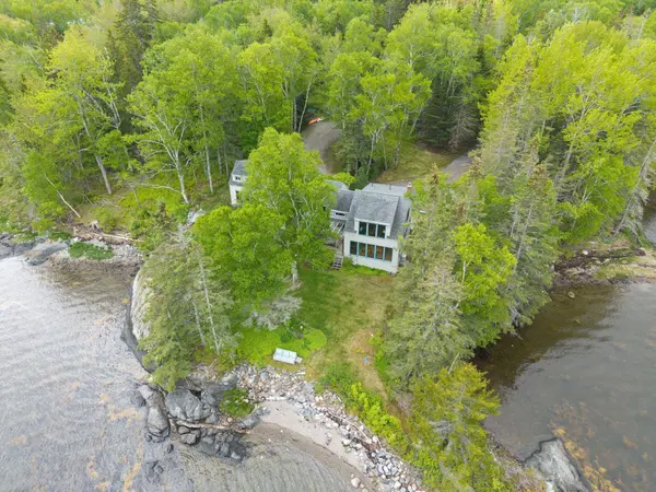 15 Earthly Heaven LN, Saint George, ME 04860