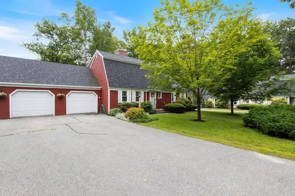 22 Applegate LN #22, Falmouth, ME 04105