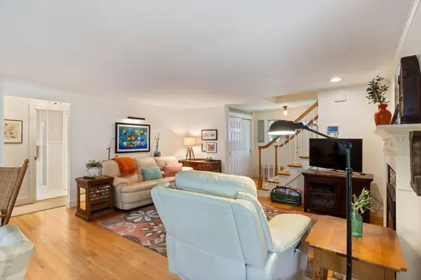 22 Applegate LN #22, Falmouth, ME 04105