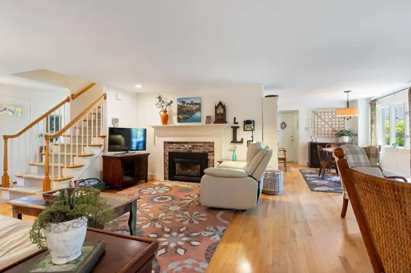 22 Applegate LN #22, Falmouth, ME 04105