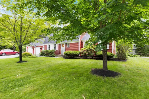 22 Applegate LN #22, Falmouth, ME 04105