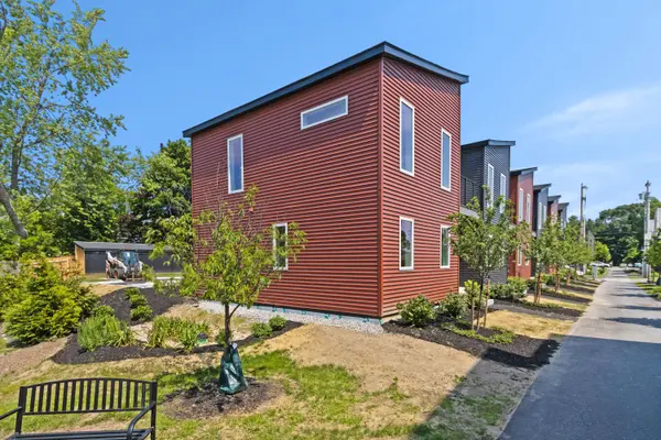 41 W Presumpscot ST #F, Portland, ME 04103