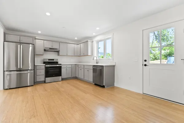41 W Presumpscot ST #F, Portland, ME 04103
