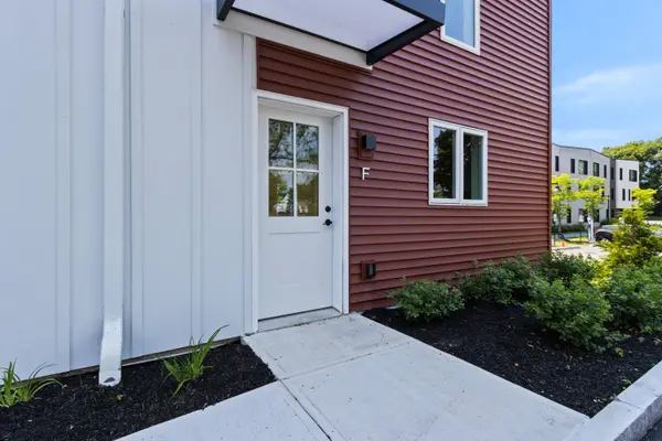 41 W Presumpscot ST #F, Portland, ME 04103