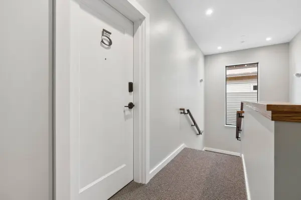 58 Cumberland AVE #3, Portland, ME 04101