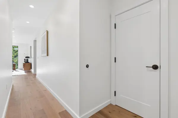 58 Cumberland AVE #3, Portland, ME 04101