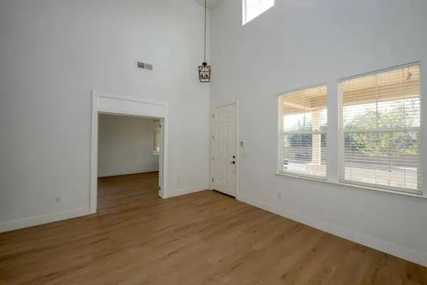 19951 Panoz CIR, Patterson, CA 95363