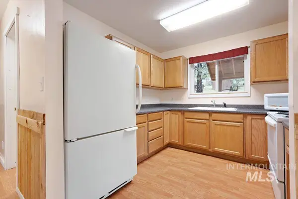 15 Sellman Dr, Lowman, ID 83637