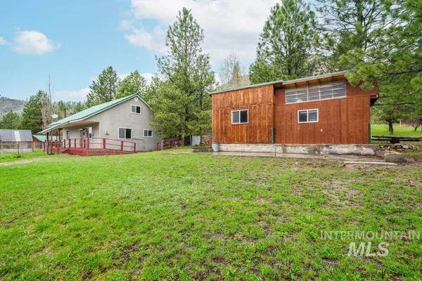 15 Sellman Dr, Lowman, ID 83637