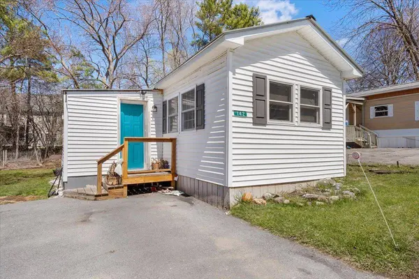 142 Penny LN, Shelburne, VT 05482