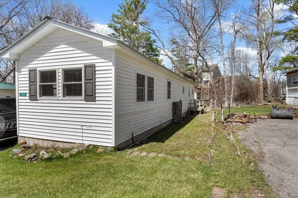 142 Penny LN, Shelburne, VT 05482