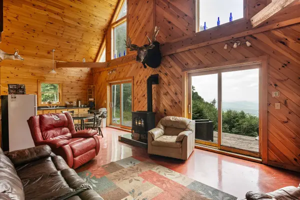 942 Deer Run LN, Enosburg, VT 05450
