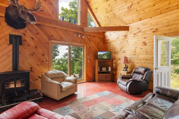 942 Deer Run LN, Enosburg, VT 05450