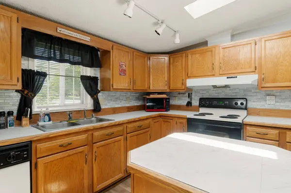 13 Michelle DR, St. Albans City, VT 05478