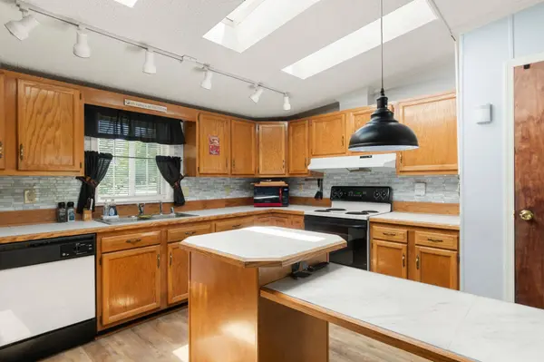 13 Michelle DR, St. Albans City, VT 05478