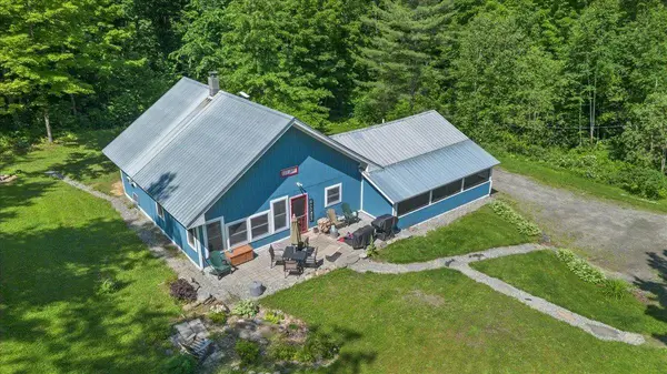 114 W Woodbury RD, Woodbury, VT 05680