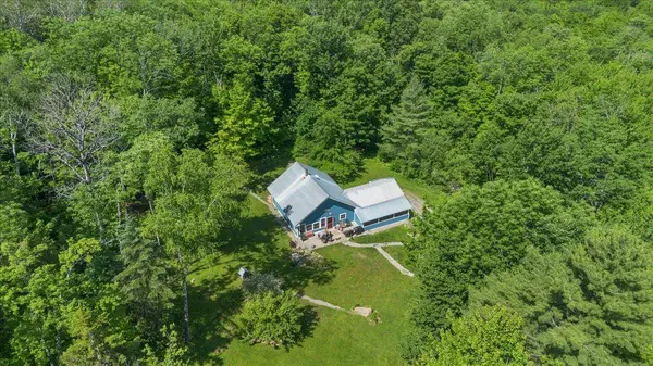 114 W Woodbury RD, Woodbury, VT 05680