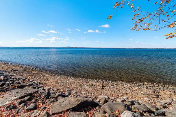 293 W Shore RD, Alburgh, VT 05440