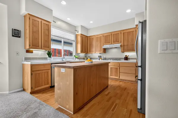 1156 Mitchell Ln, Windsor, CA 95492-6838