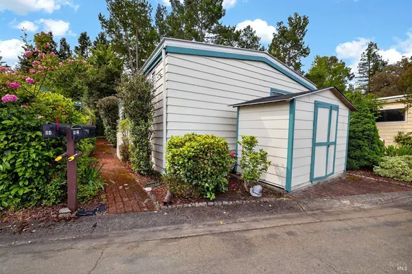 82 Circulo Rosalia CT, Rohnert Park, CA 94928