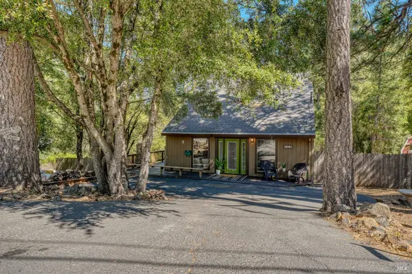 9260 Hoberg DR E, Cobb, CA 95426