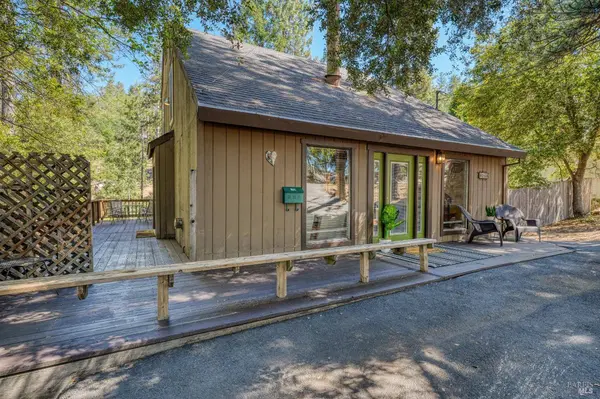 9260 Hoberg DR E, Cobb, CA 95426