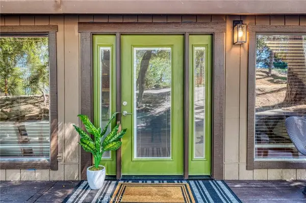 9260 Hoberg DR E, Cobb, CA 95426
