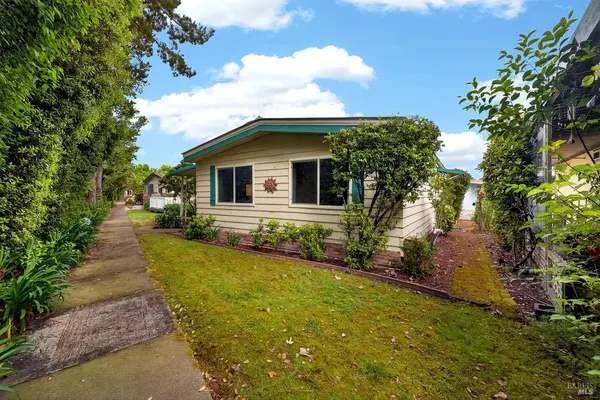 82 Circulo Rosalia CT, Rohnert Park, CA 94928