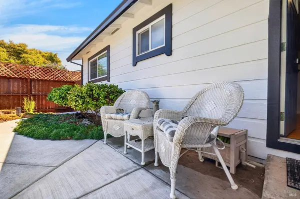 77 Adele AVE, Rohnert Park, CA 94928