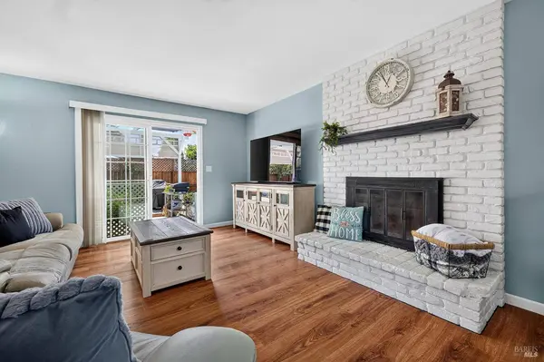 77 Adele AVE, Rohnert Park, CA 94928