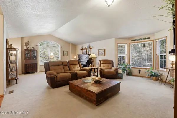 7278 E Hayden Haven Rd, Hayden, ID 83835