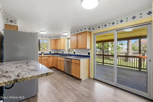 2406 N Pioneer Ridge DR, Post Falls, ID 83854